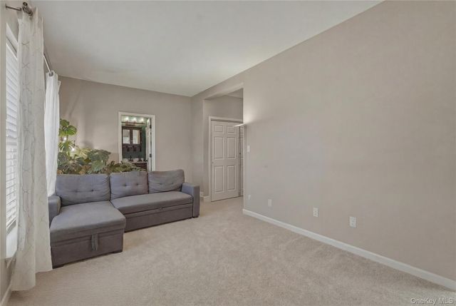 2058 Independence Drive, New Windsor, NY 12553