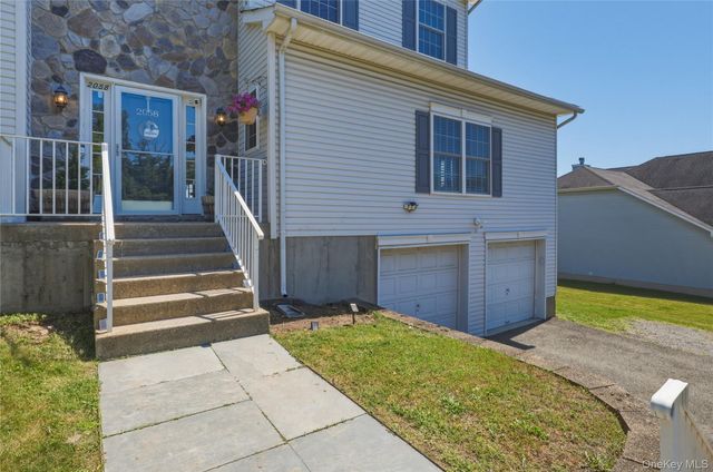 2058 Independence Drive, New Windsor, NY 12553
