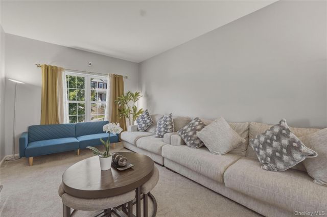 2058 Independence Drive, New Windsor, NY 12553