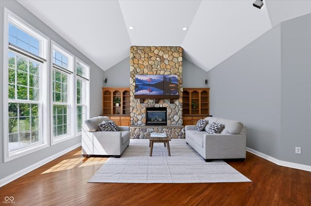 2569 Dawn Ridge, Carmel, IN 46074