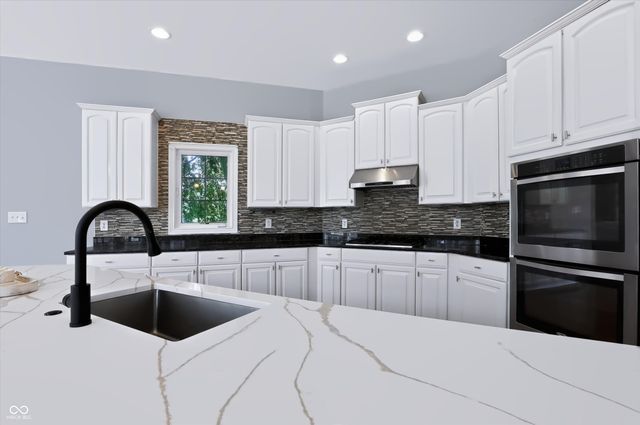 2569 Dawn Ridge, Carmel, IN 46074