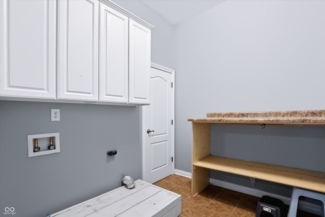 2569 Dawn Ridge, Carmel, IN 46074