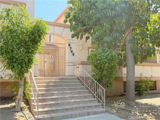 8744 Darby Avenue 14, Northridge, CA 91325