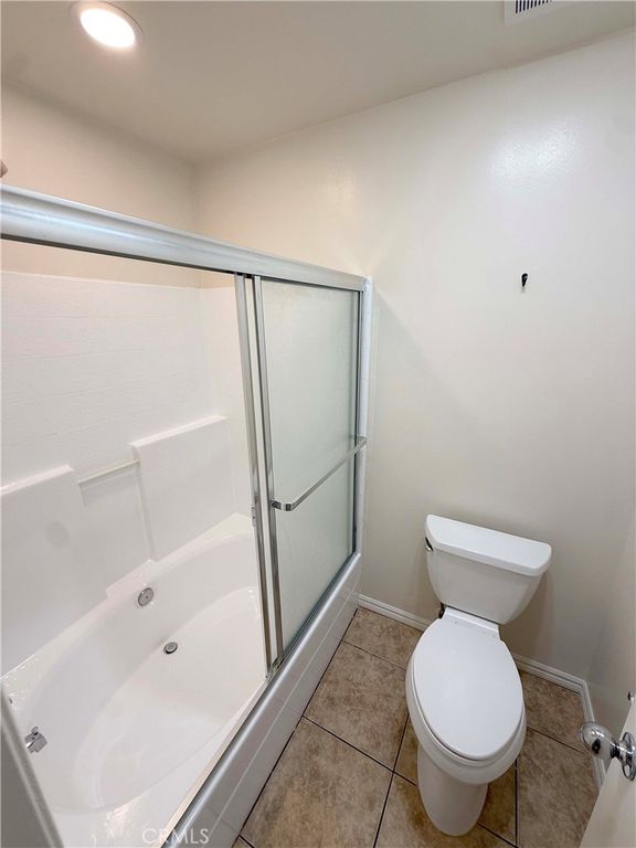 Image 15 of property listing at 8744 Darby Avenue 14, Northridge, CA 91325
