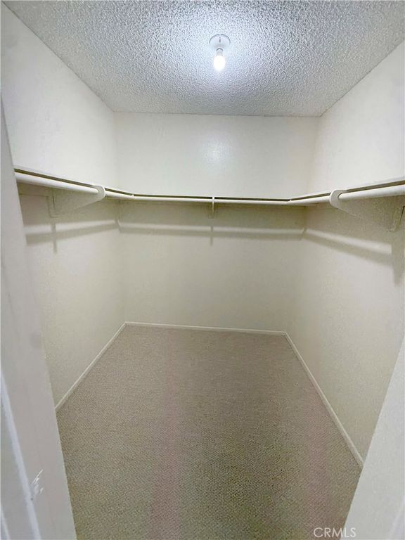 Image 17 of property listing at 8744 Darby Avenue 14, Northridge, CA 91325