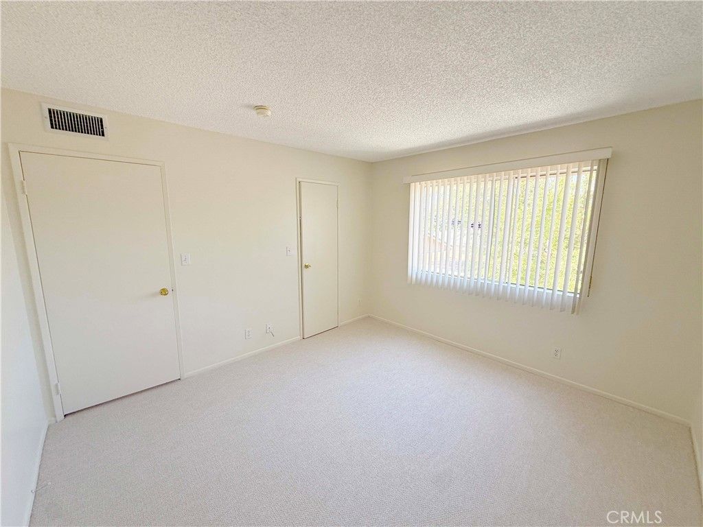 Image 18 of property listing at 8744 Darby Avenue 14, Northridge, CA 91325
