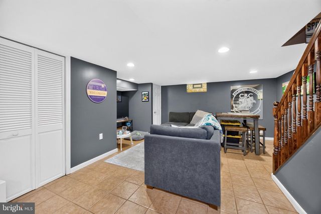 1704 PENNSYLVANIA AVE, Oreland, PA 19075