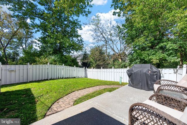 1704 PENNSYLVANIA AVE, Oreland, PA 19075