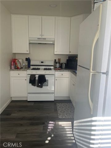 14703 MESA DR, Victorville, CA 92395