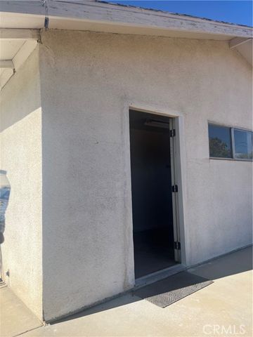 14703 MESA DR, Victorville, CA 92395