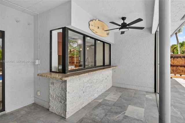 10407 NW 5th St, Plantation, FL 33324