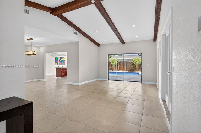 10407 NW 5th St, Plantation, FL 33324