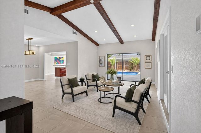 10407 NW 5th St, Plantation, FL 33324