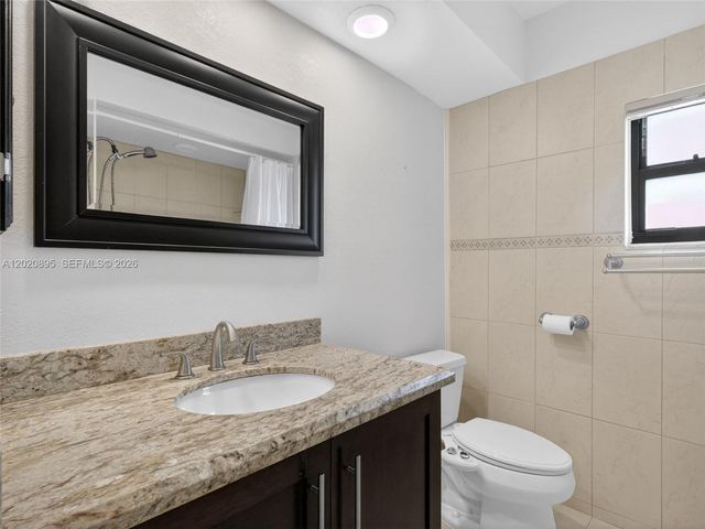 10407 NW 5th St, Plantation, FL 33324