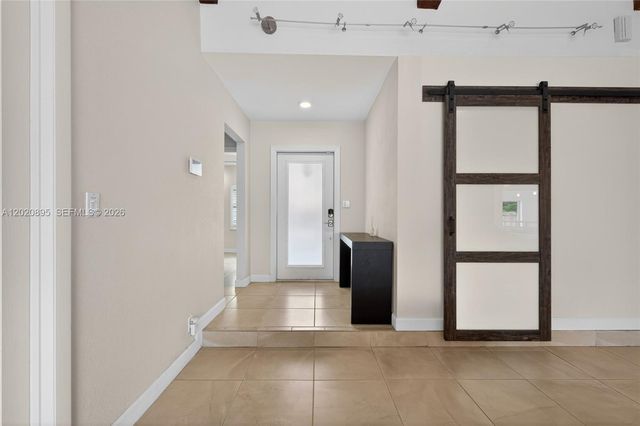 10407 NW 5th St, Plantation, FL 33324