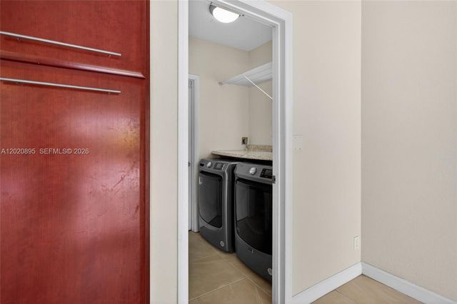 10407 NW 5th St, Plantation, FL 33324