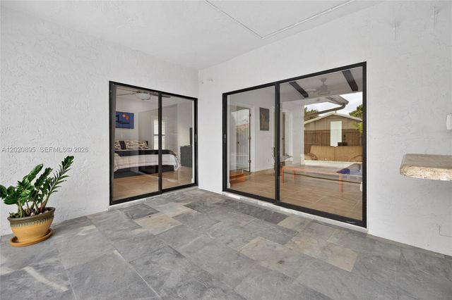 10407 NW 5th St, Plantation, FL 33324