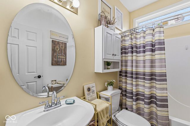 8407 Somerville Drive, Indianapolis, IN 46216