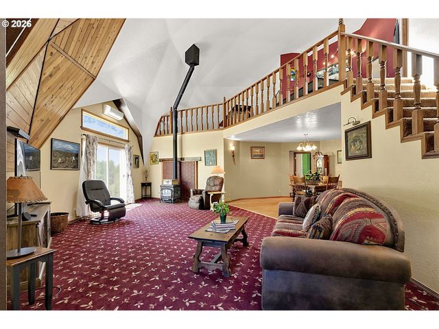 41743 DEERHORN Rd, Springfield, OR 97478