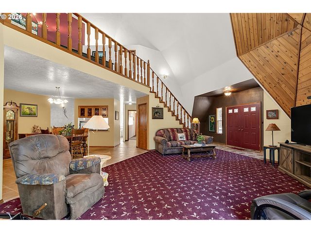 41743 DEERHORN Rd, Springfield, OR 97478