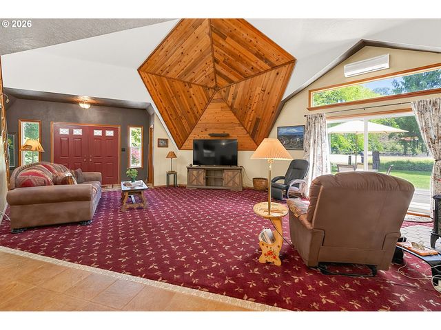 41743 DEERHORN Rd, Springfield, OR 97478