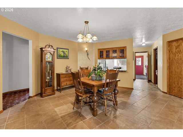 41743 DEERHORN Rd, Springfield, OR 97478
