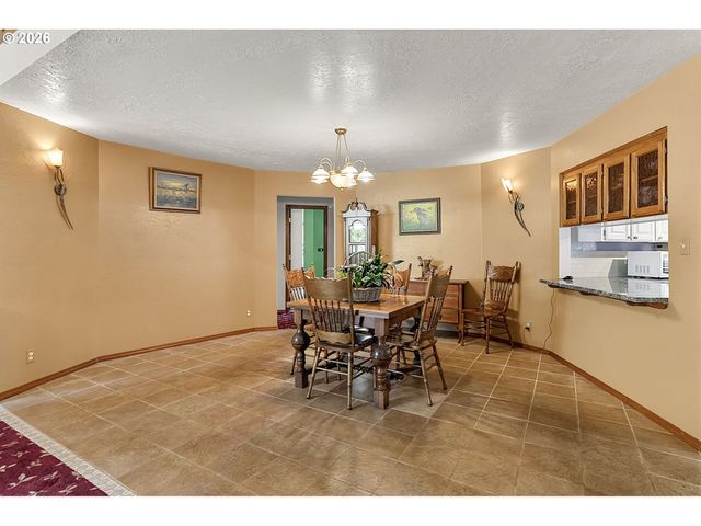 41743 DEERHORN Rd, Springfield, OR 97478