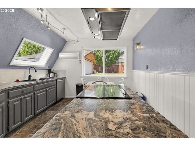 41743 DEERHORN Rd, Springfield, OR 97478
