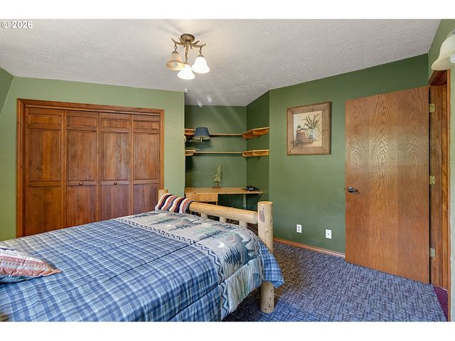 41743 DEERHORN Rd, Springfield, OR 97478