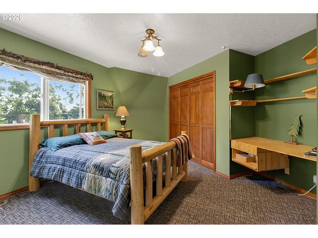 41743 DEERHORN Rd, Springfield, OR 97478