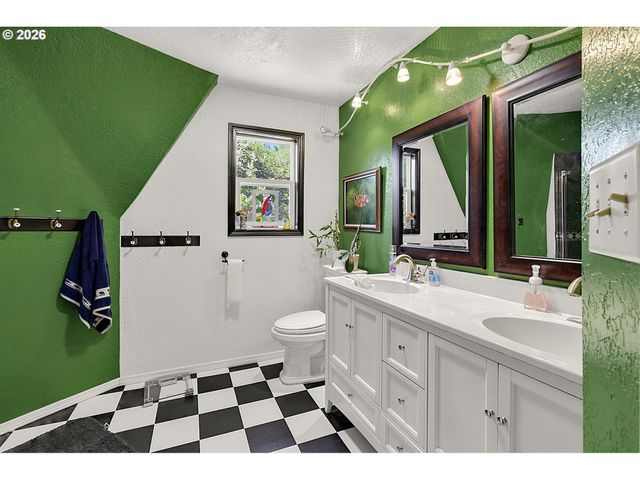 41743 DEERHORN Rd, Springfield, OR 97478