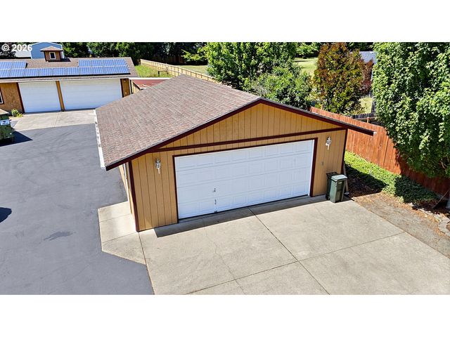 41743 DEERHORN Rd, Springfield, OR 97478