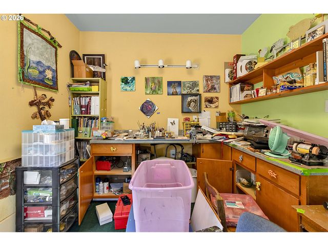 41743 DEERHORN Rd, Springfield, OR 97478