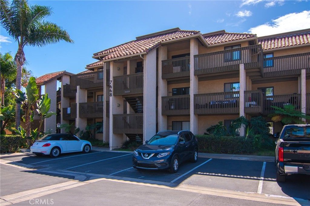7668 Baypoint Drive 106, Huntington Beach, CA 92648 — photo 2