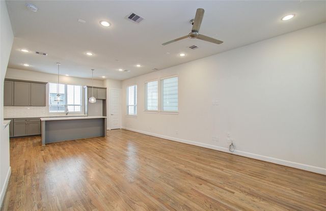 2810 Grand Fountains Drive B, Houston, TX 77054