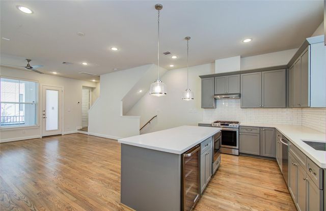 2810 Grand Fountains Drive B, Houston, TX 77054