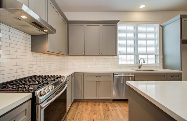 2810 Grand Fountains Drive B, Houston, TX 77054