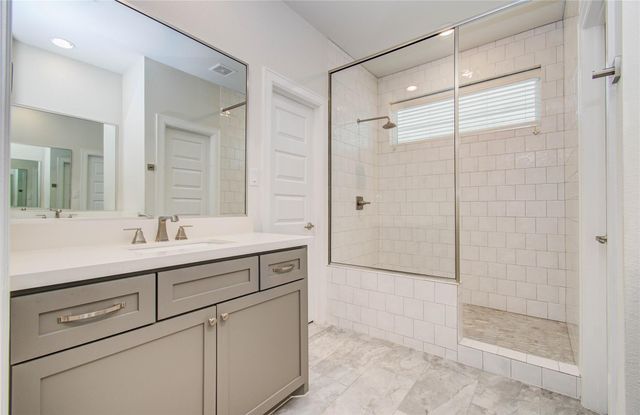 2810 Grand Fountains Drive B, Houston, TX 77054