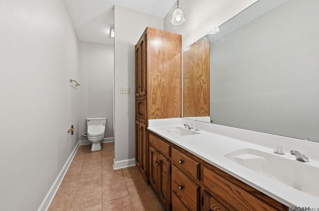 5487 Hagerstown Dr, Saint George, LA 70817