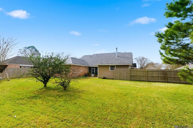 5487 Hagerstown Dr, Saint George, LA 70817