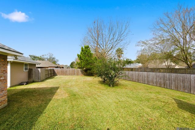 5487 Hagerstown Dr, Saint George, LA 70817