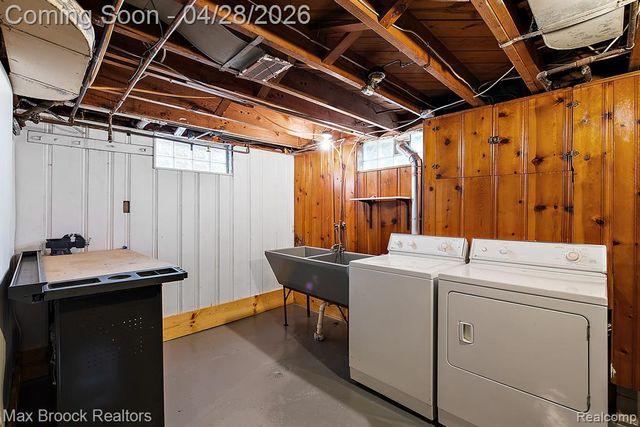 1079 Larkmoor Boulevard, Berkley, MI 48072