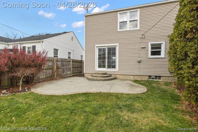 1079 Larkmoor Boulevard, Berkley, MI 48072