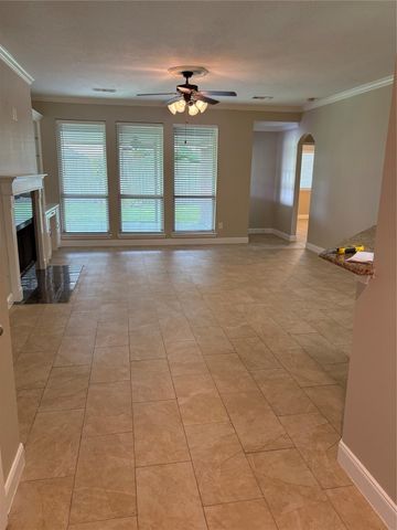 1402 Township Court, Rosenberg, TX 77471