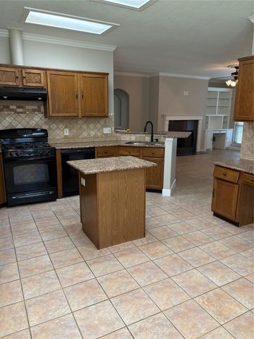 1402 Township Court, Rosenberg, TX 77471