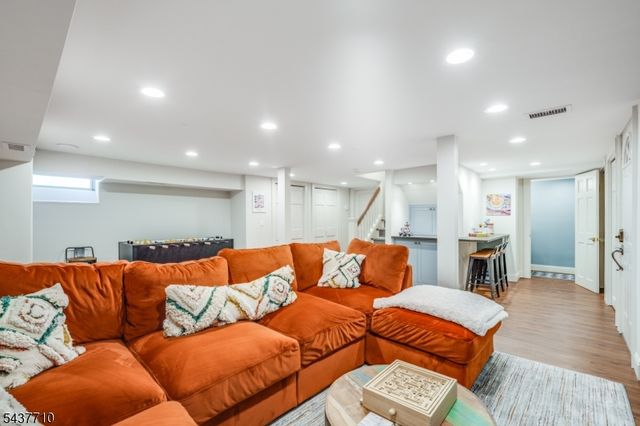 416 Walton Rd, Maplewood Twp., NJ 07040
