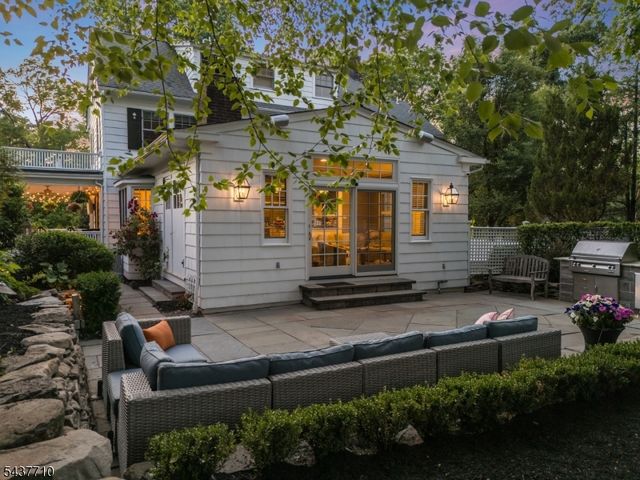 416 Walton Rd, Maplewood Twp., NJ 07040