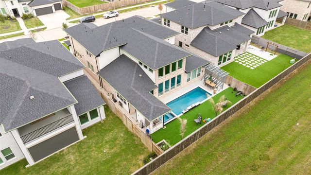 5111 Maumee River Drive, Sugar Land, TX 77479