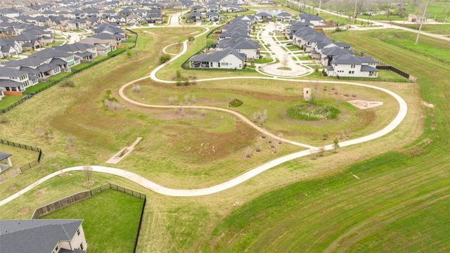 5111 Maumee River Drive, Sugar Land, TX 77479