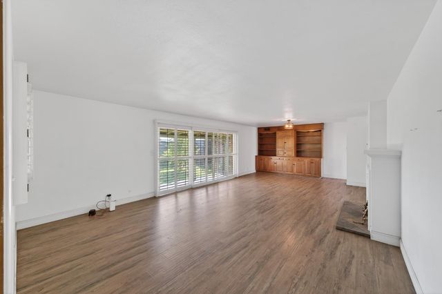 2303 Fulton Ave, Sacramento, CA 95825